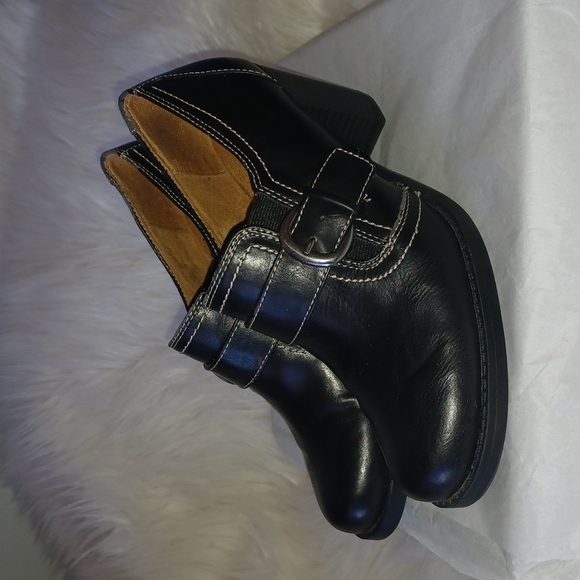 Natural Soul  by Naturalizer bootie Heels - Picture 2 of 13